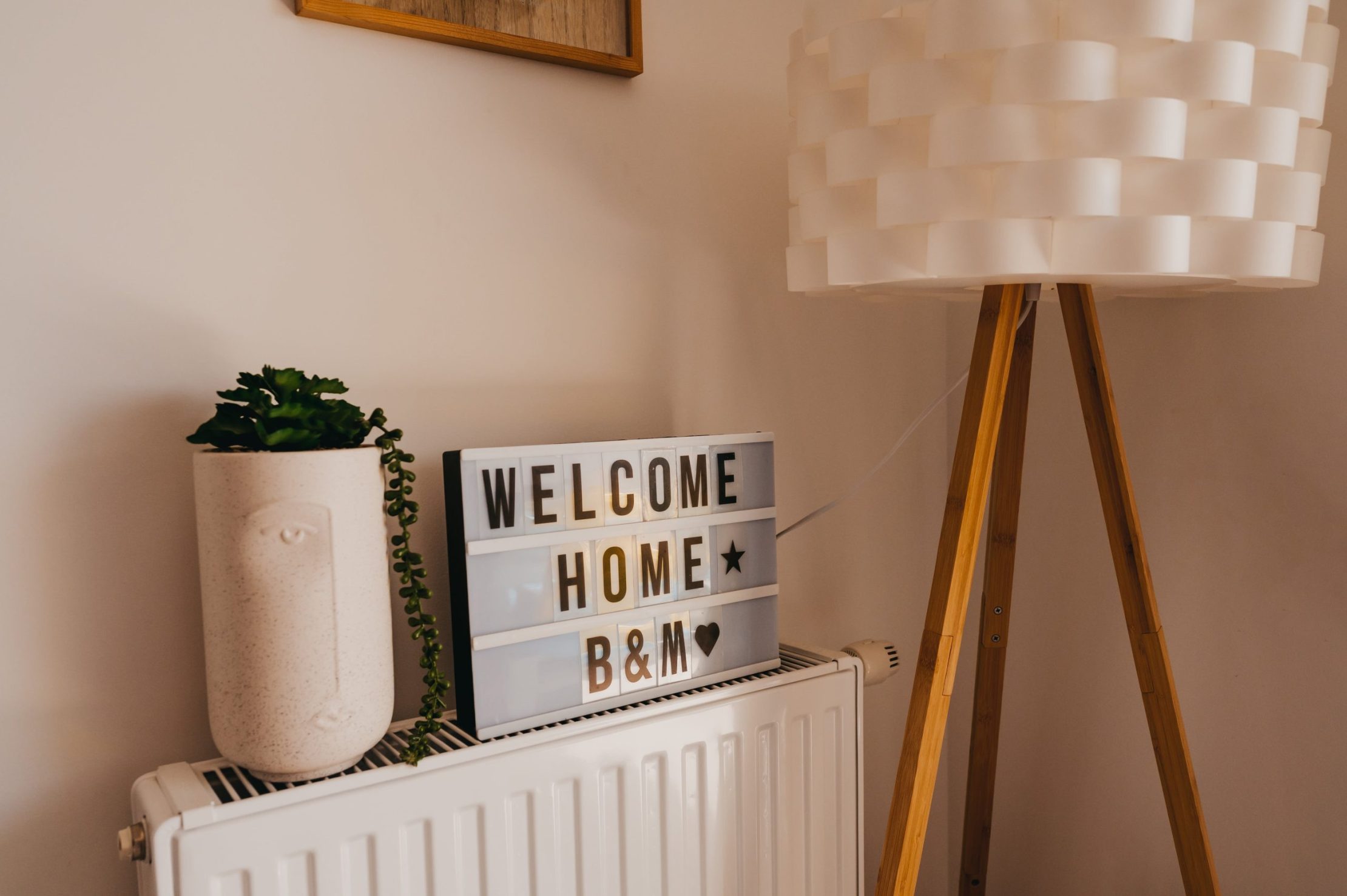 light box dans le salon des mariés