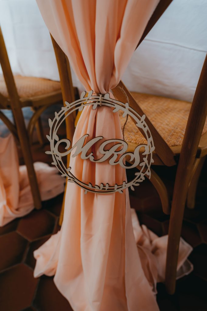 cercle en bois indiquant la place de la mariée