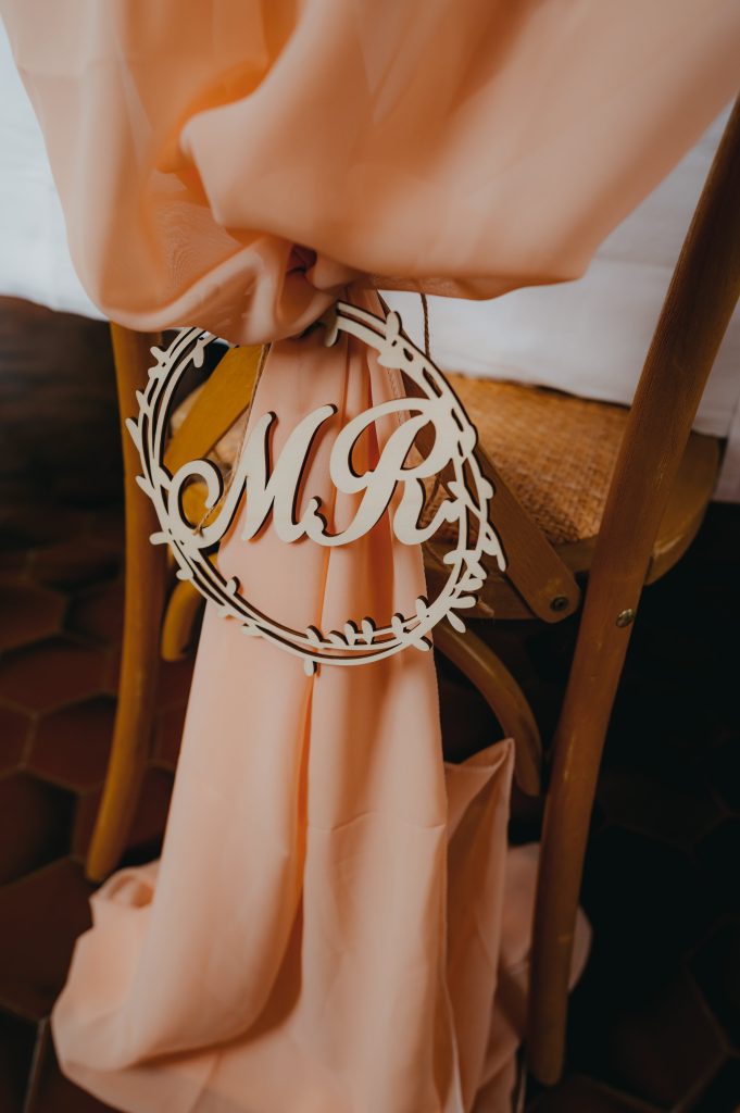 cercle en bois indiquant la place de la mariée