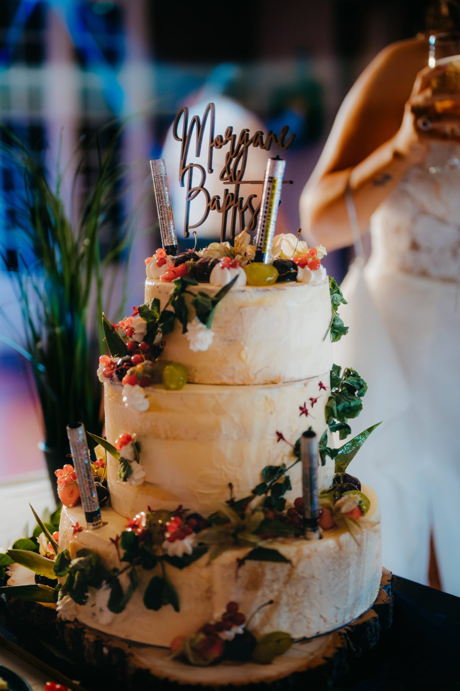 détail de la pièce montée à la crème