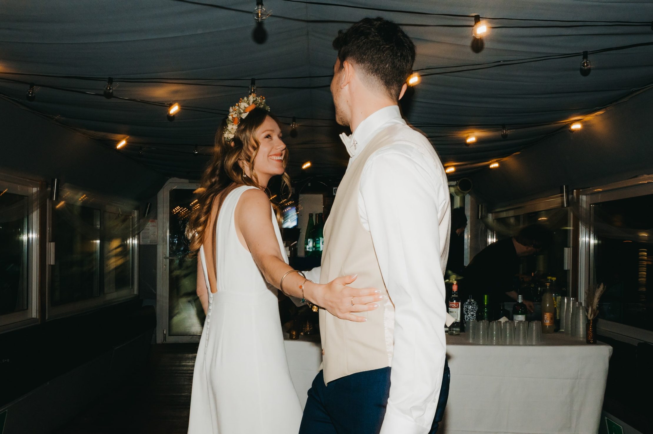 ouverture de bal des mariés sur la péniche