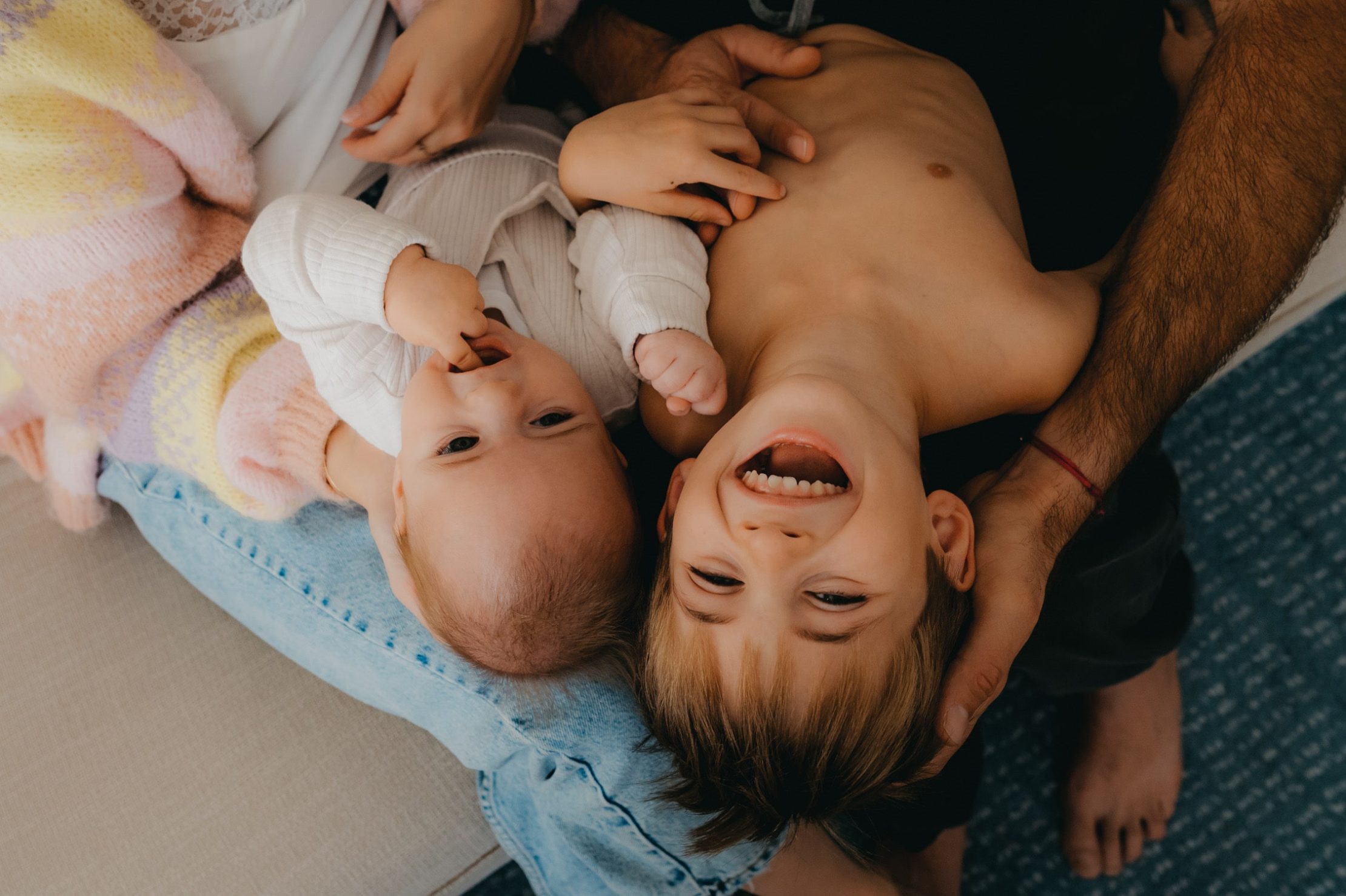 Portrait lifestyle des deux frères